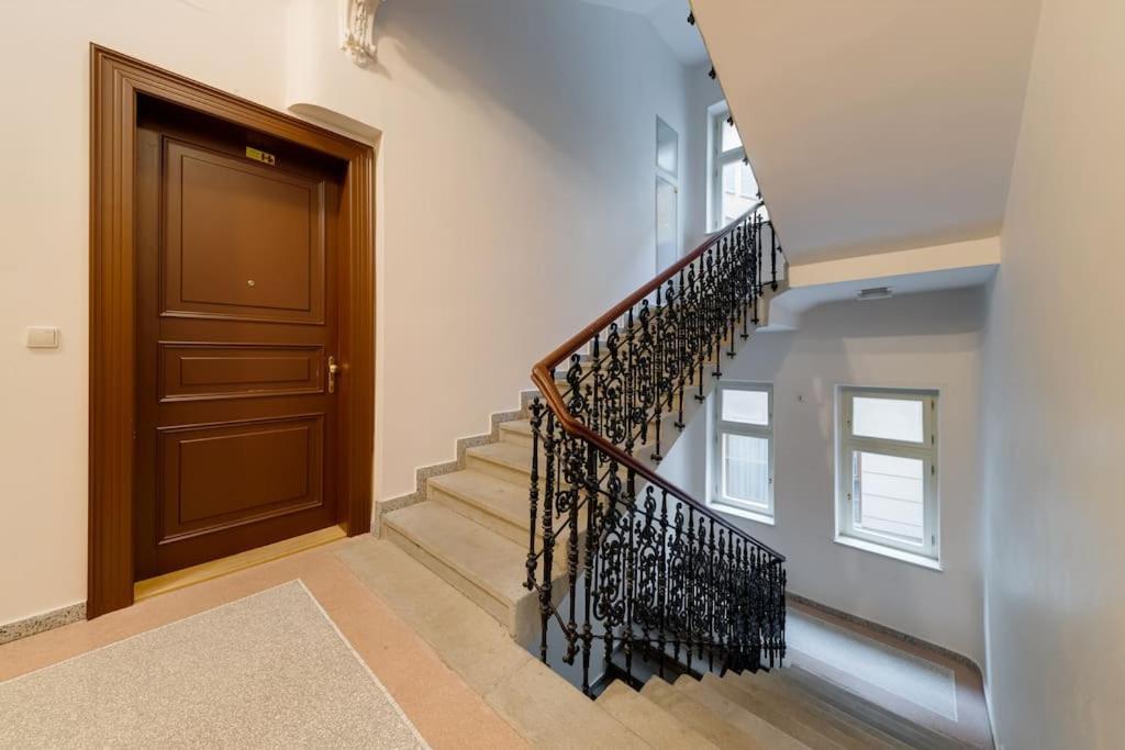 פראג Deluxe Suite In Prime Location מראה חיצוני תמונה